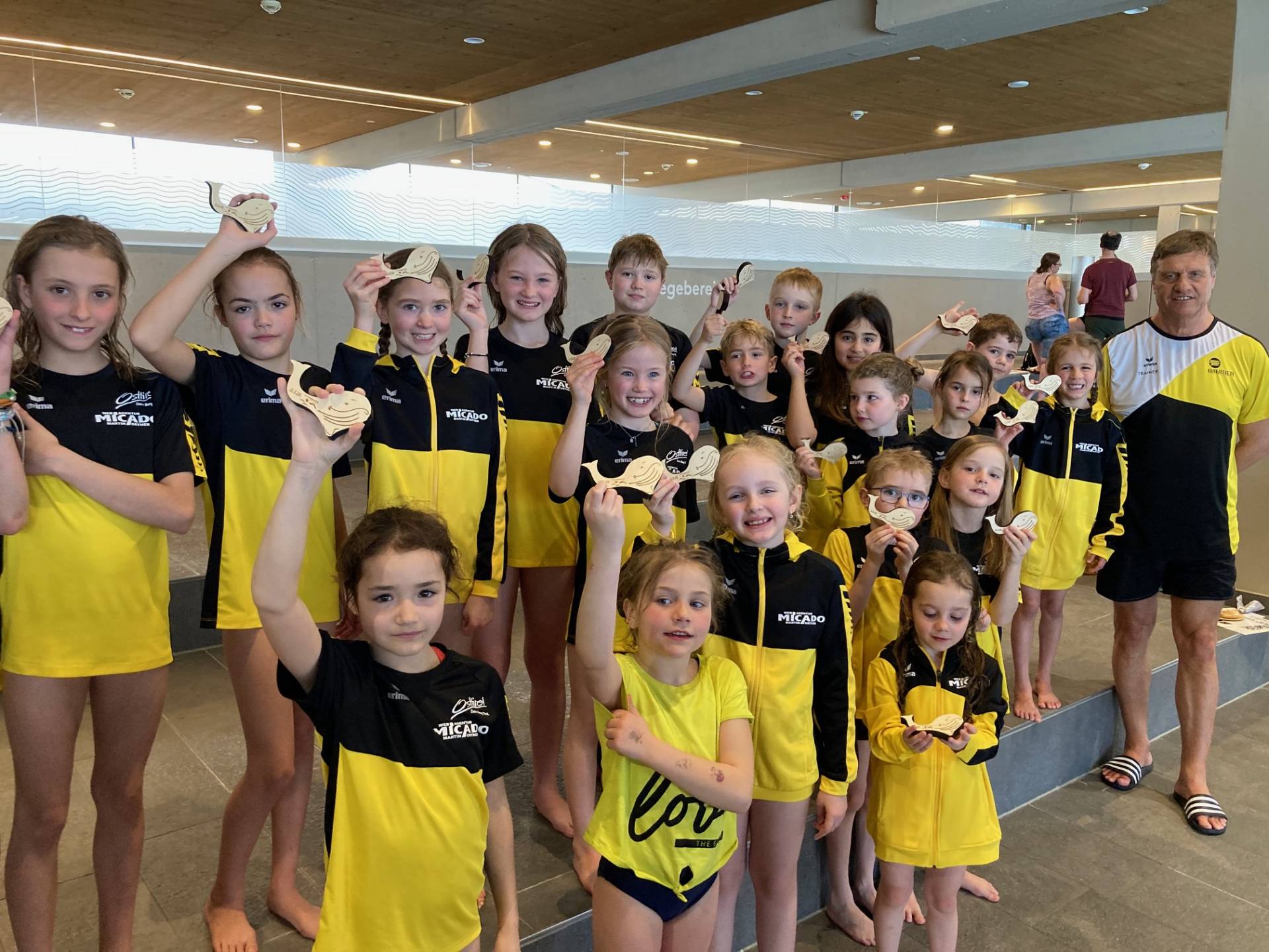 F&uuml;r die TeilnehmerInnen gibts nach jedem Cup-Bewerb Puzzleteile (hier in Form von Walfischen), die dann nach allen Stationen zusammengesetzt ein gro&szlig;es Bild ergeben. Foto: Stangl