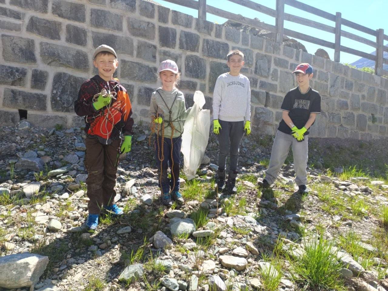 Dorfreinigung Foto: Vereine und Gemeinde Virgen
