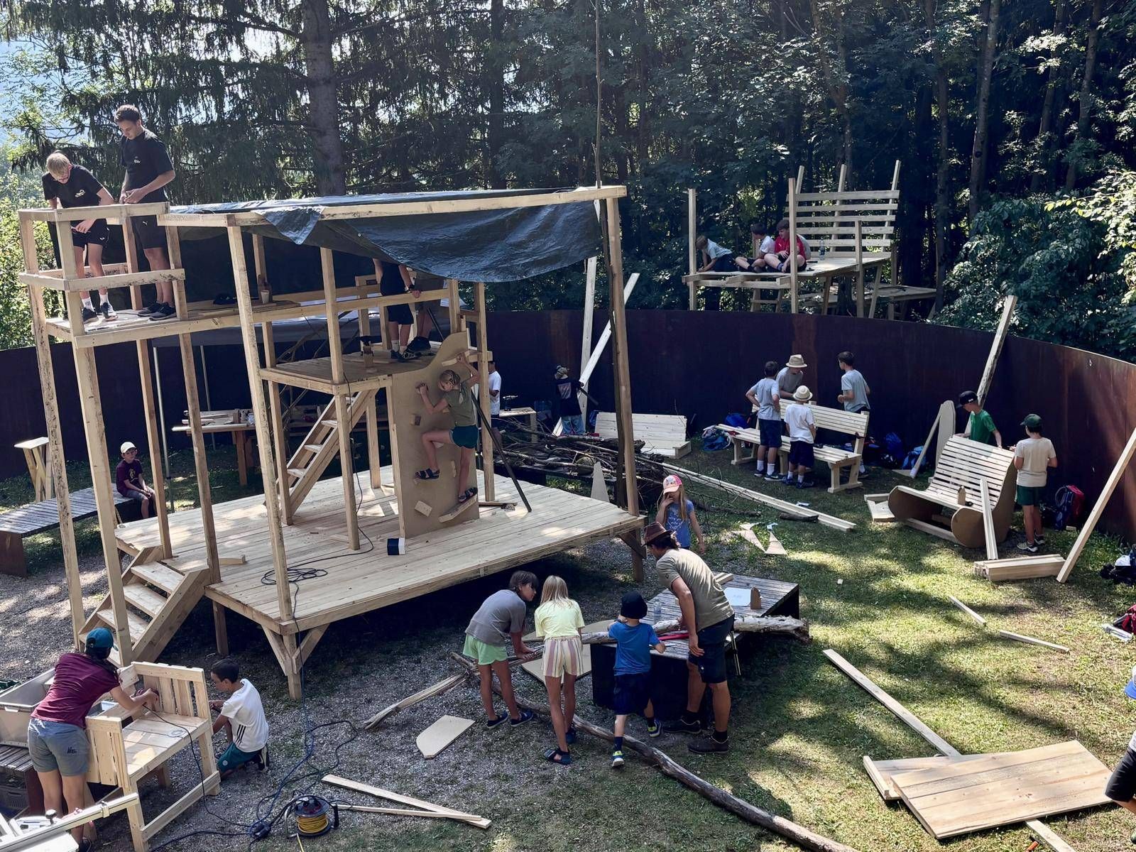 M&ouml;belbau beim Aguntum. Foto: Lilith Sommer