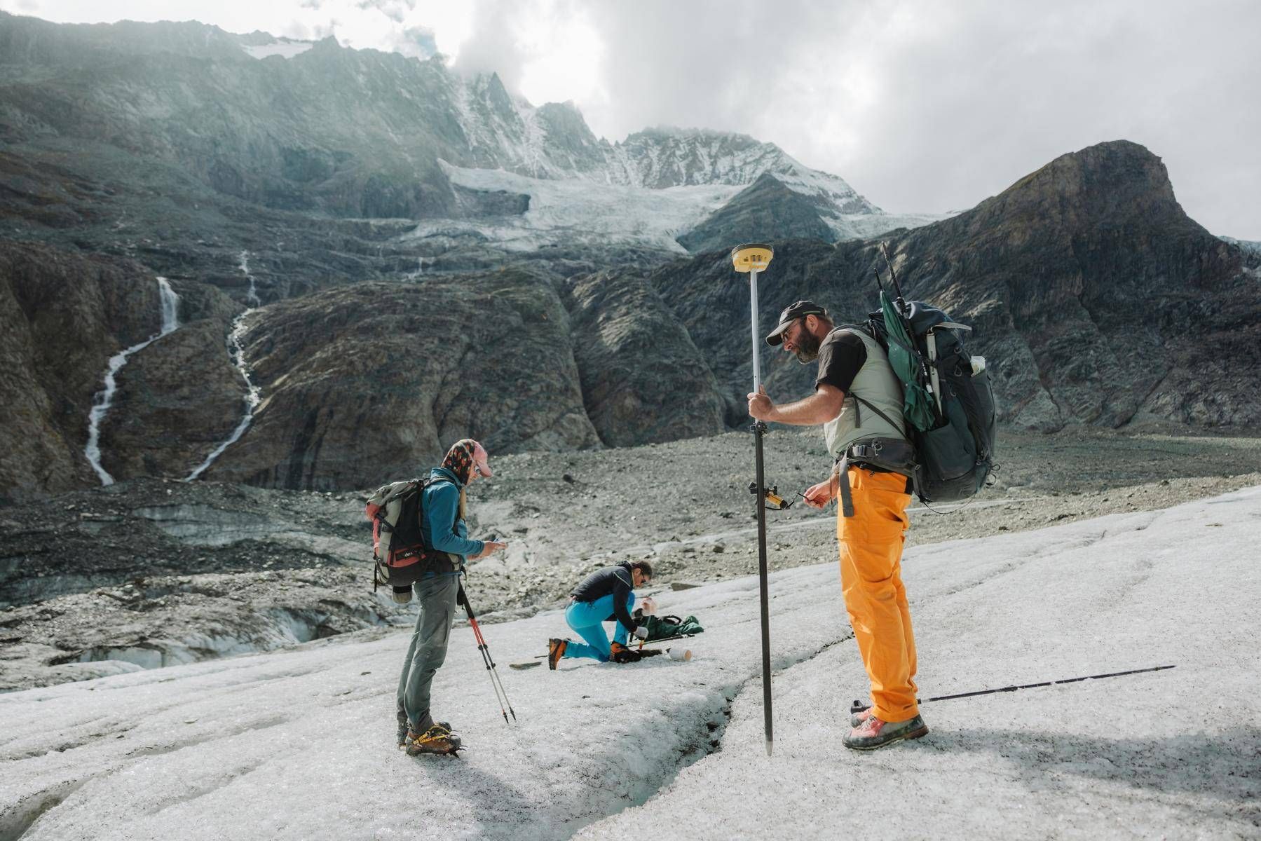 Die Messungen des Alpenvereins auf der Pasterze, Foto: Elias Bachmann