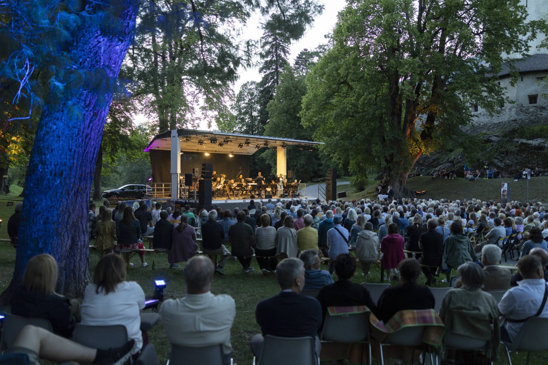 Der Park von Schloss Bruck war gut gef&uuml;llt. Foto: Lions/Martin Lugger